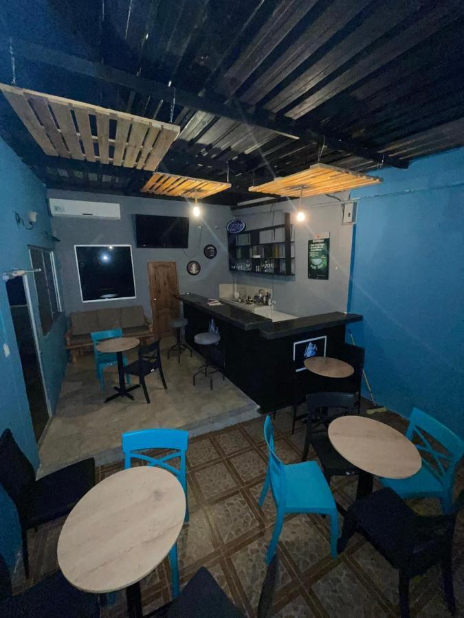 Funky Monkey Hotel Guayaquil Buitenkant foto